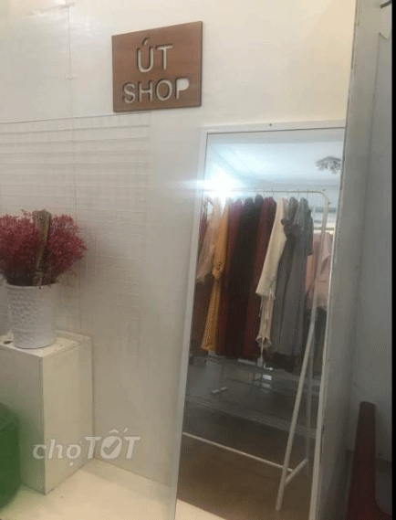 Sang nhượng shop thời trang Nữ mặt tiền.