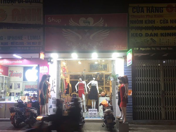 Cần tiền mua nhà nên Sang gấp shop thời trang nữ