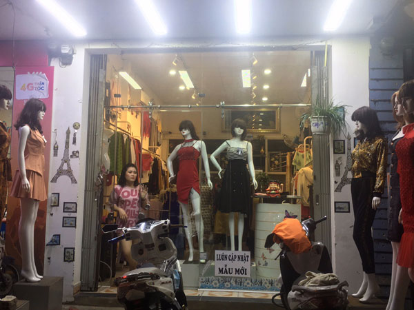 Cần tiền mua nhà nên Sang gấp shop thời trang nữ