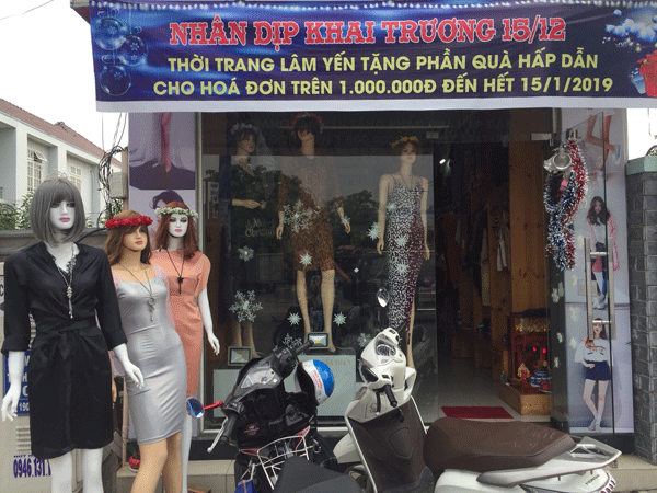 Cần sang gấp shop thời trang nữ mặt tiền góc ngã tư Song Hành - Lê Thị Hà