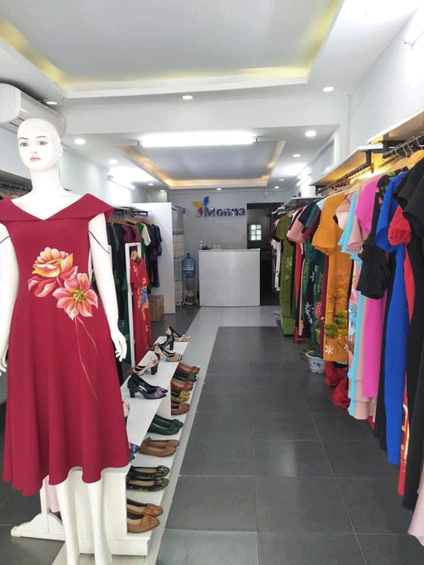 Sang shop thời trang  mặt bằng thoáng mát, sạch sẽ