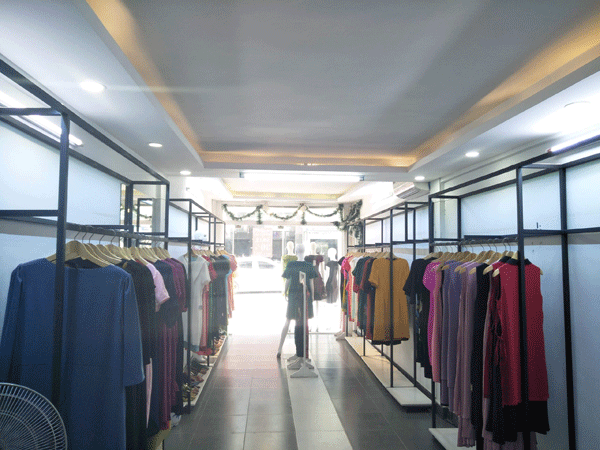 Sang shop thời trang  mặt bằng thoáng mát, sạch sẽ