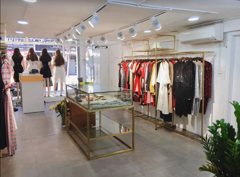 Sang shop thời trang nữ 1042 CMT8, P.4, Tân Bình