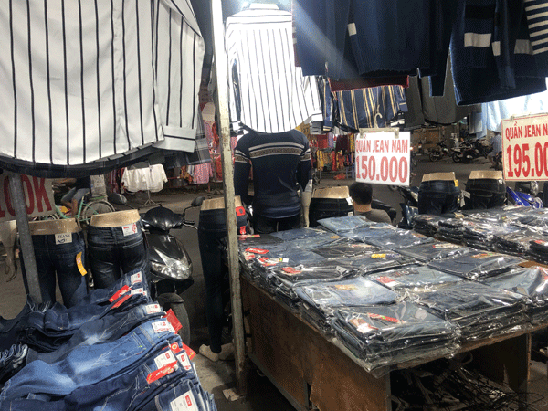 Sang shop thời trang góc mặt tiền chợ Bà Hom, Tân Tạo , Bình Tân