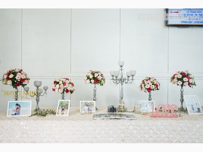 Mình sắp đi Mỹ cần sang shop wedding Decor