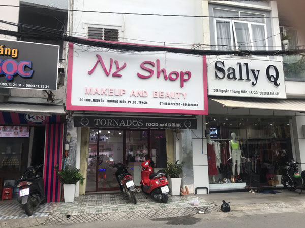 Cần sang shop mỹ phẩm 308 Nguyễn Thượng Hiền, P.4, quận 3