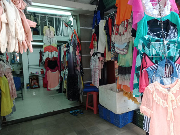 Cần sang nhượng shop thời trang trong chợ căn cứ 26