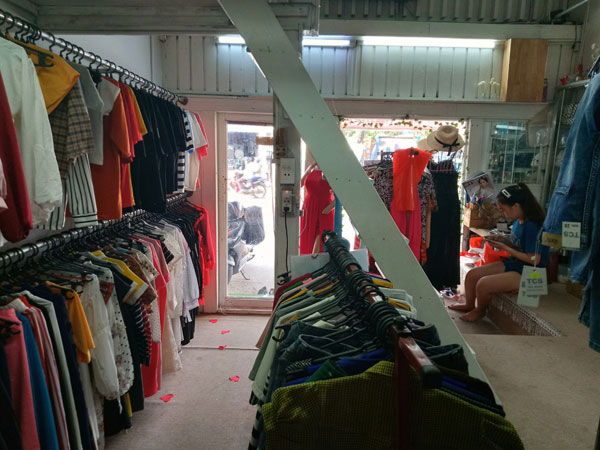 Cần sang nhượng shop thời trang nữ, giày dép, túi xách