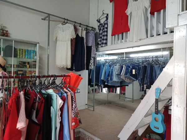 Cần sang nhượng shop thời trang nữ, giày dép, túi xách