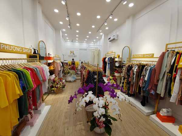 Mình sang shop thời trang mới mở, thiết kế đẹp