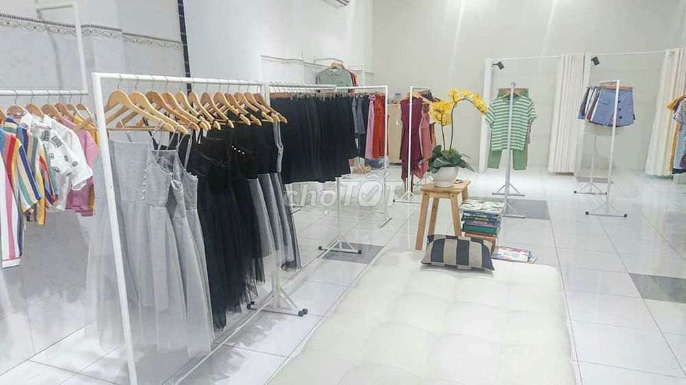 Sang shop khu sầm uất 5m x 15m