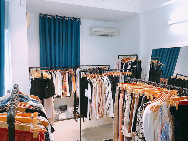 Sang shop vi trí đẹp, mặt tiền đường