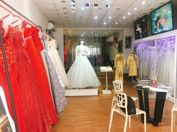 Cần sang nhượng shop - studio kinh doanh áo cứơi và áo phụ dâu