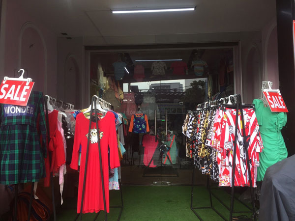 Cần sang  lại shop vị trí đẹp, rất đông khách