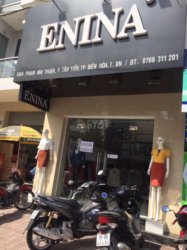 cần người có mắt thẩm mỹ để sang lại shop