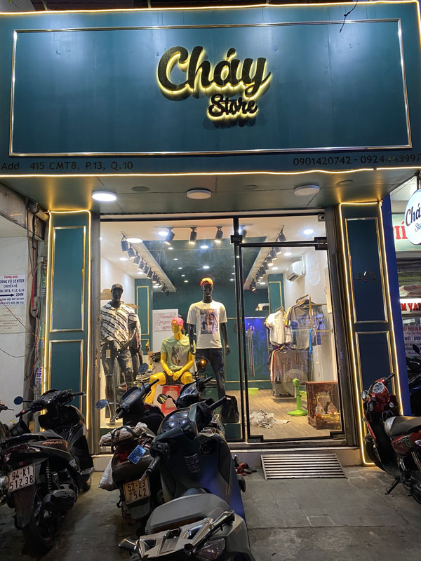 cần sang lỗ gấp shop thời trang trung tâm quận 10