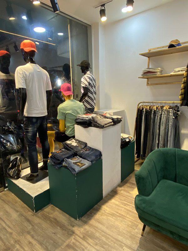 cần sang lỗ gấp shop thời trang trung tâm quận 10