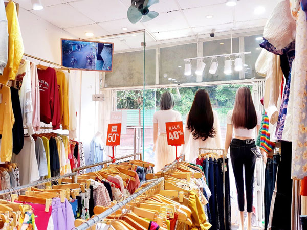 Cần sang gấp lại shop thời trang