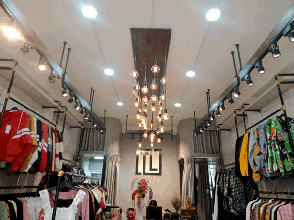 Cần sang Shop thời trang giá rẻ, 96/1 Phan Đình Phùng, PN.