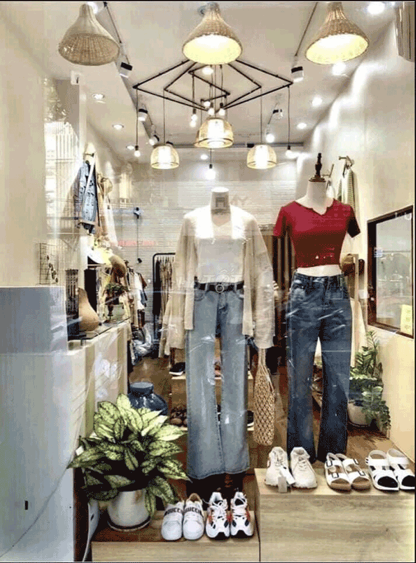 Cần sang shop thời trang mặt bằng 8,5 triệu/tháng