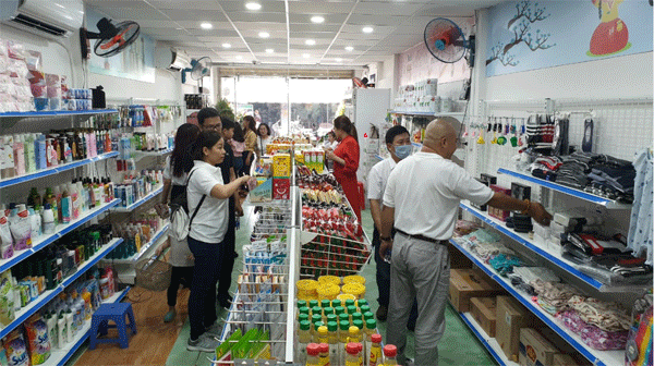 Sang mặt bằng siêu thị mini Q7 Khu Chế Xuất đông công nhân
