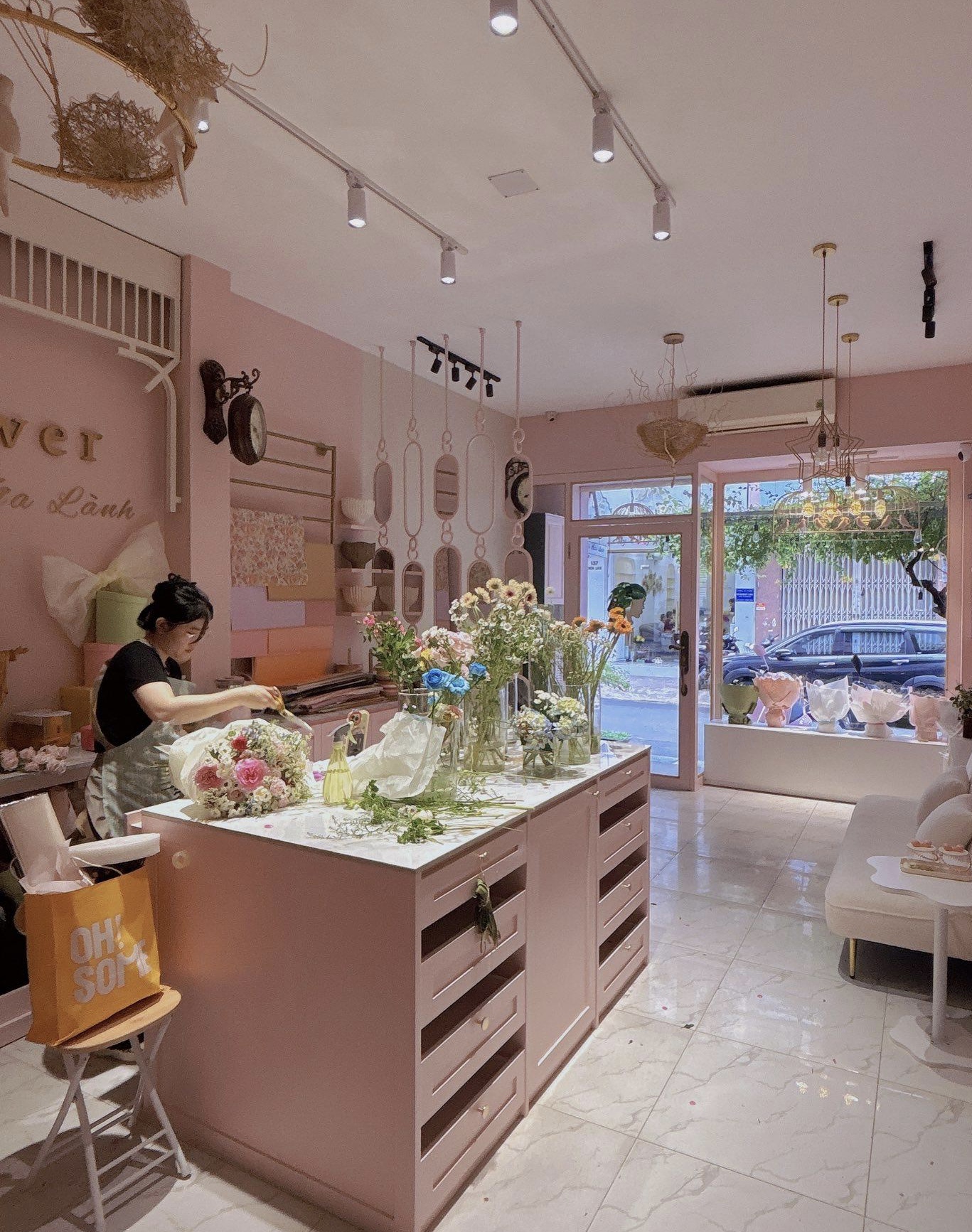 Sang Shop Hoa Tươi vị trí đẹp KD ổn định tại Phú Nhuận