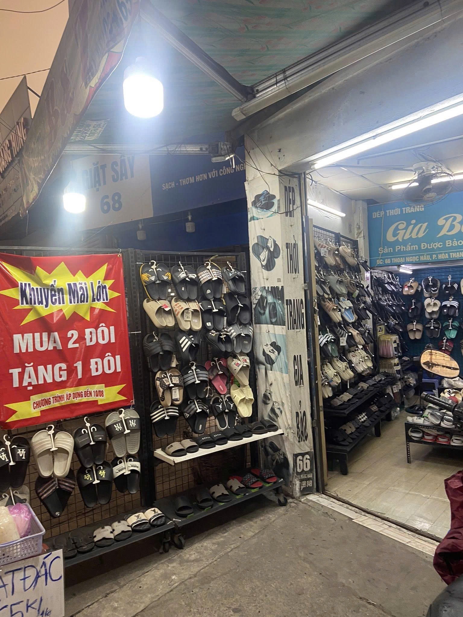 CẦN SANG NHƯỢNG CỬA HÀNG DÉP THỜI TRANG TẠI 66 THOẠI NGỌC HẦU TAN PHÚ