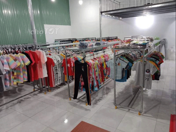 Sang lại kiot quần áo tại chợ Quang Vinh 3, Bình Dương