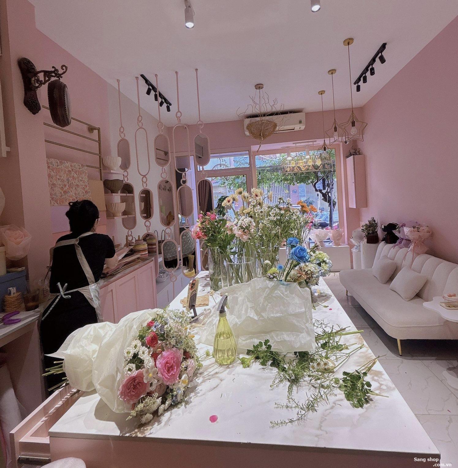 Sang Shop Hoa Tươi vị trí đẹp KD ổn định tại Phú Nhuận