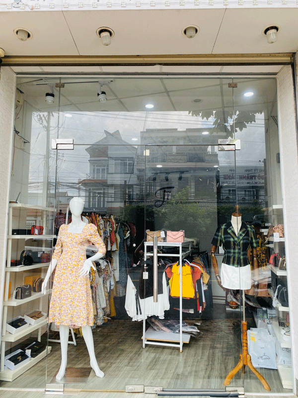 Sang Shop thời trang MT đường Võ Thị Sáu, Dĩ An, Bình Dương.