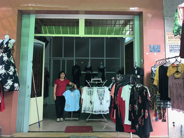 Sang shop thời trang nữ trong chợ sơn kỳ