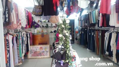 Cần sang gấp shop quần áo mặt bằng.