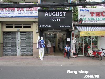 Cần sang gấp shop thời trang mới hoàn thiện.