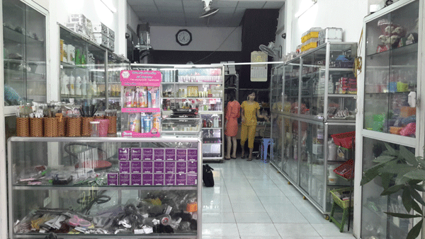 Cần sang shop mỹ phẩm ngay chợ Hiệp Tân