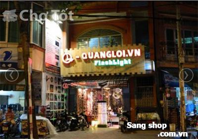 không có người quản lí Shop nên mình cần sang Shop