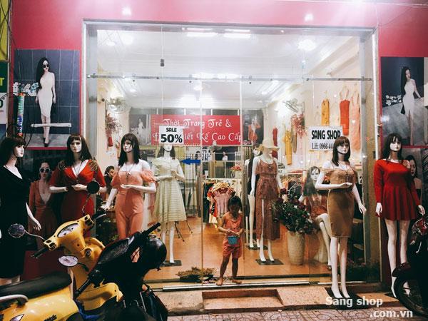 Không người quản lý Cần sang gấp shop thời trang Decor mới