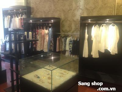 Sang gấp shop thời trang cao cấp quận Phú Nhuận