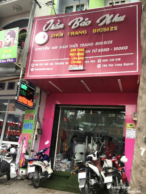 Sang mặt bằng shop đang kinh doanh tốt