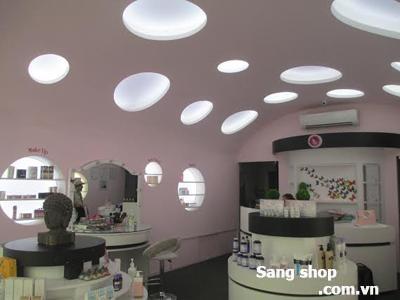 Sang mặt bằng shop mỹ phẩm