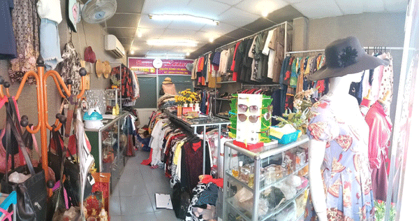 Sang nhượng gấp shop thời trang vị trí đẹp, khách đông.