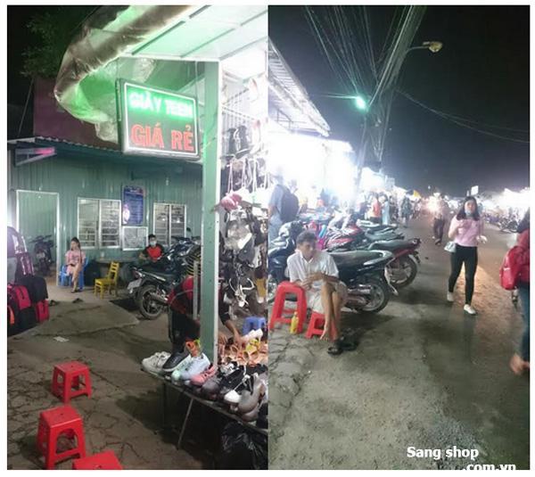 Sang Shop Giày lô1A khu chợ Đêm ĐHQG