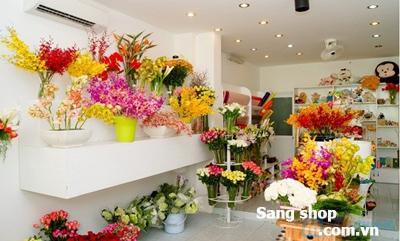 Sang shop hoa tươi đường Quang Trung