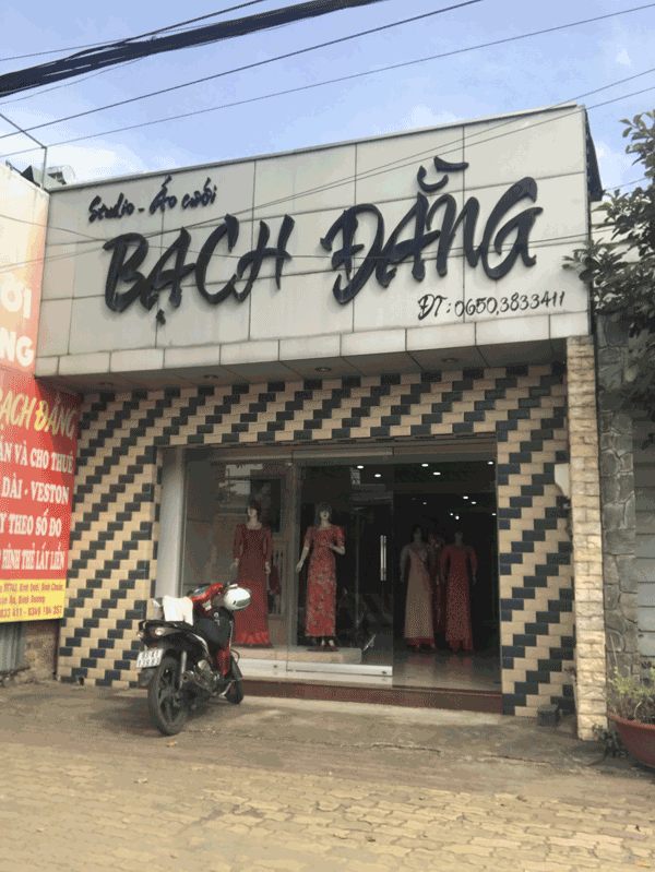 Sang shop hoặc sang mặt bằng áo dài, veton