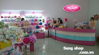 Sang shop ngay trung tâm thương mại Crescent Mall, Q.7