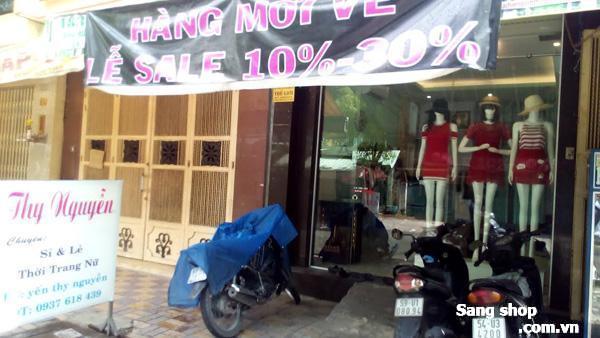 Sang shop thời trang năm ở mặt tiền Tạ Quang Bửu