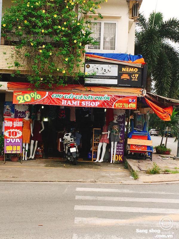 Sang shop thời trang nữ ngay góc ngã 3